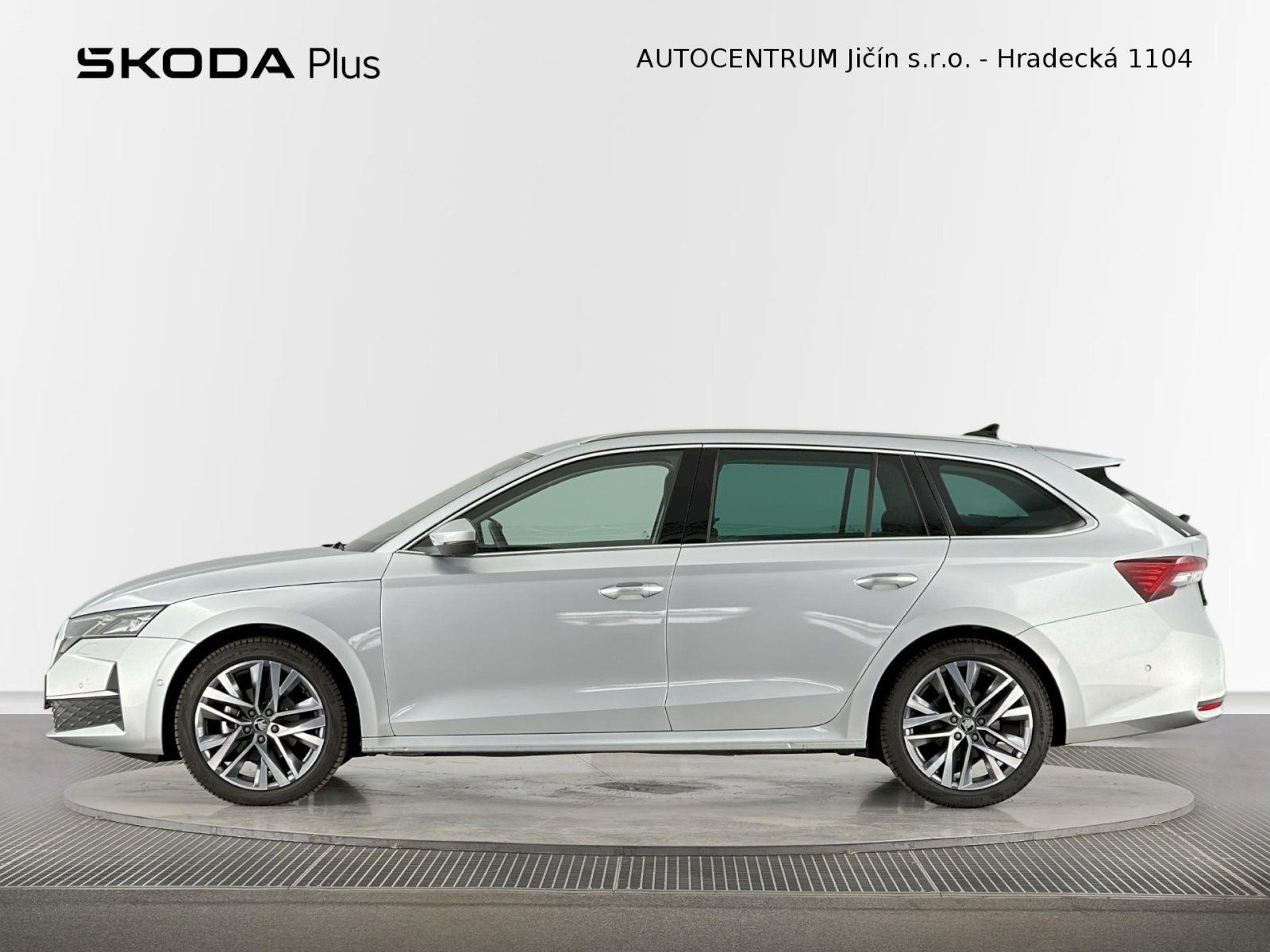 Škoda Octavia, Combi DSG 2.0TDI 110kW Exclusi - fotka 3