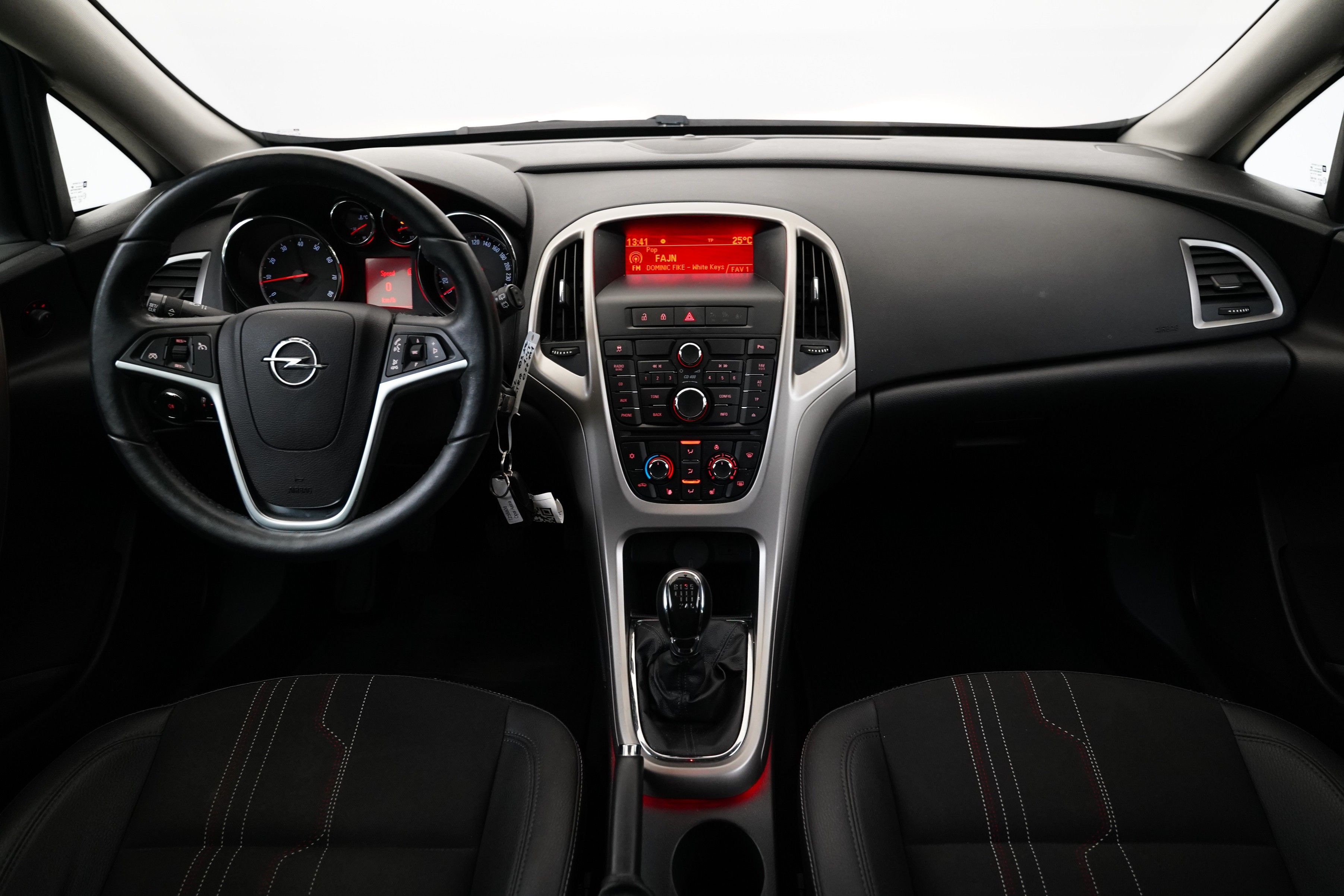Opel Astra, 1.4 Turbo 103 kW Jahre - fotka 5