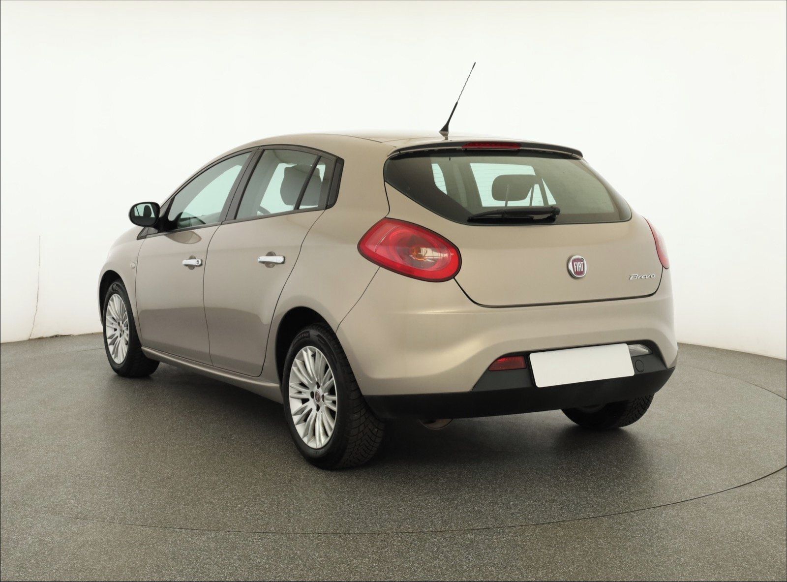 Fiat Bravo, 1.4 16V, po STK, jezdí dobře - fotka 4