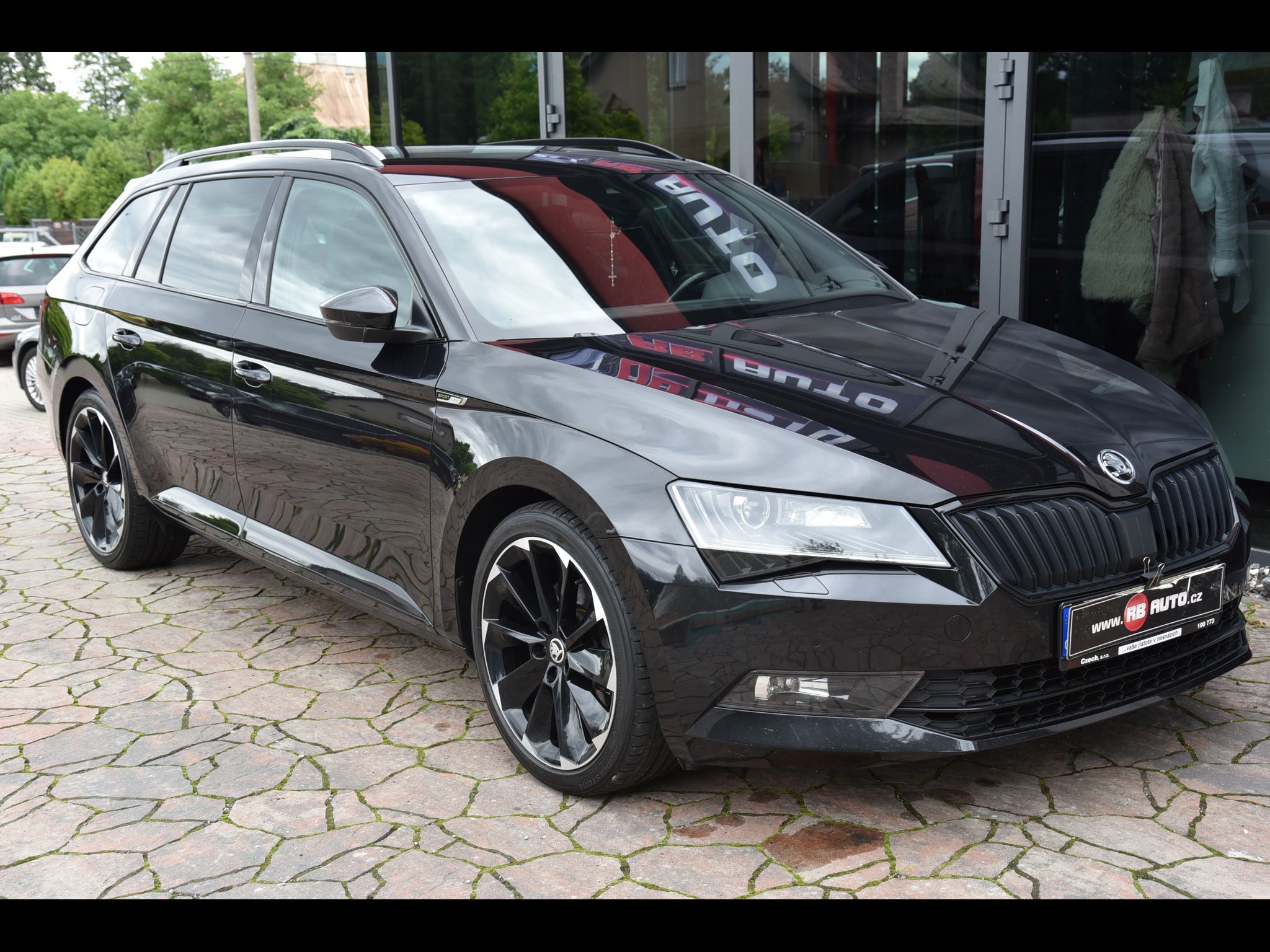 Škoda Superb, 2.0 TDi 140 kW 4x4 Sportline D - fotka 2