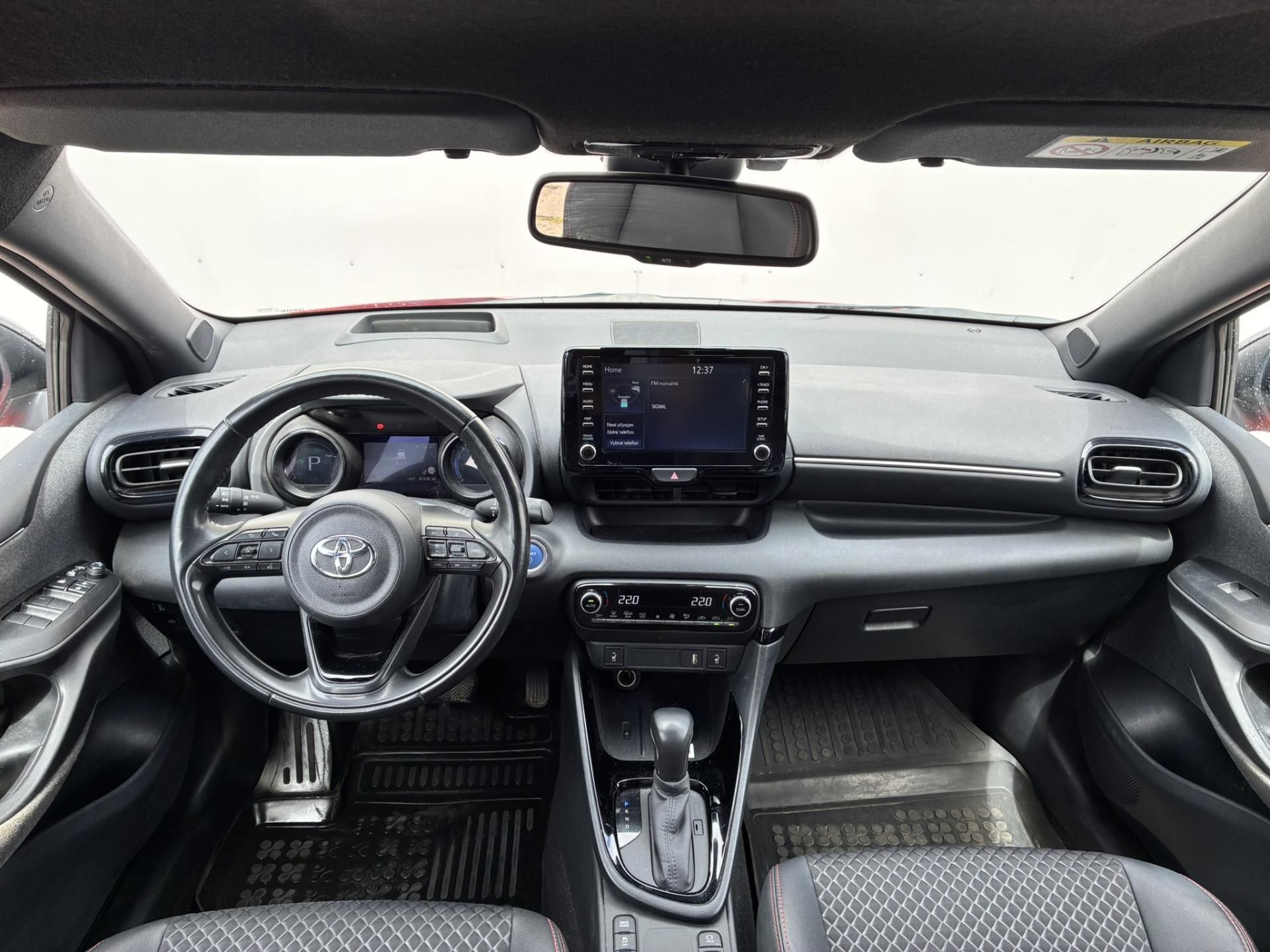 Toyota Yaris, 1.5 HSD e-CVT Premier Edition - fotka 5