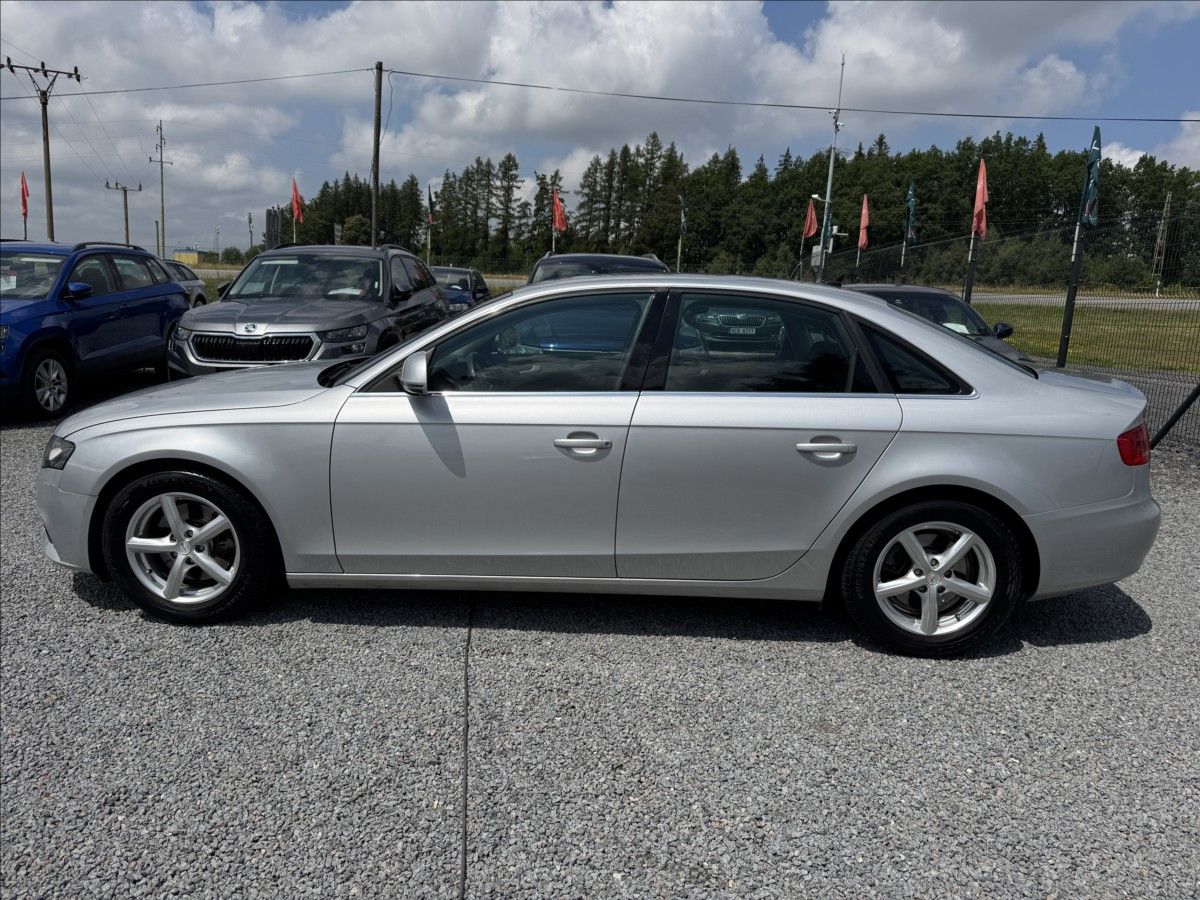Audi A4, 2,0   TDI 105 KW XENON SERVISK - fotka 4