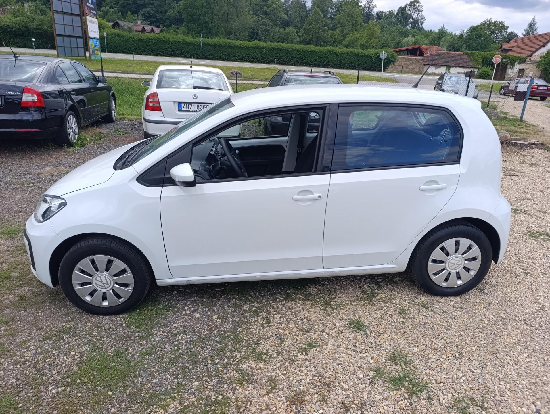 Volkswagen Up!, 1.0 MPI 5dv - fotka 3