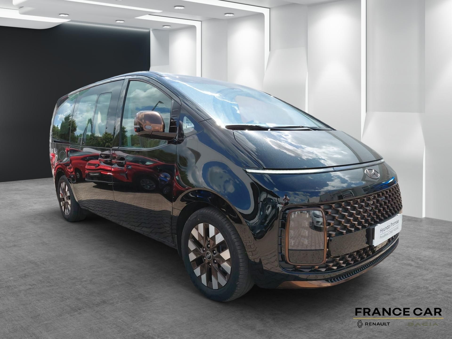 Hyundai Staria, 2.2D 4x4 DCT LUXURY BRASS PANO - fotka 3