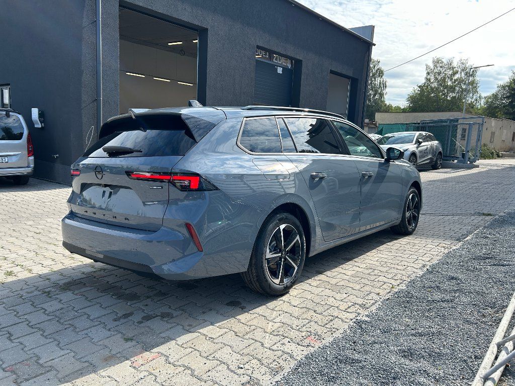 Opel Astra, ST Edition 1,2 Turbo 107kW AT - fotka 4