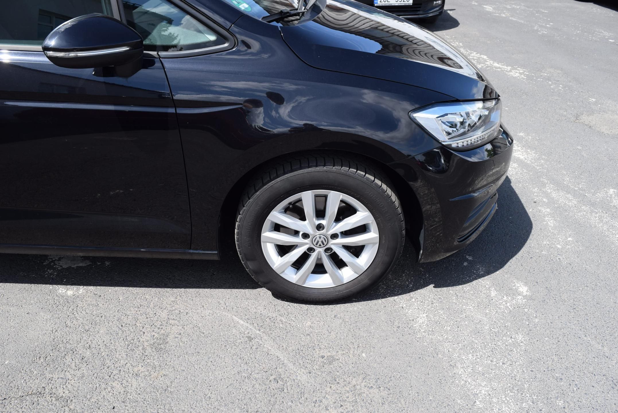 Volkswagen Touran, 1.4TSI 110kw TAŽNÉ 7MÍST WEBAS - fotka 5