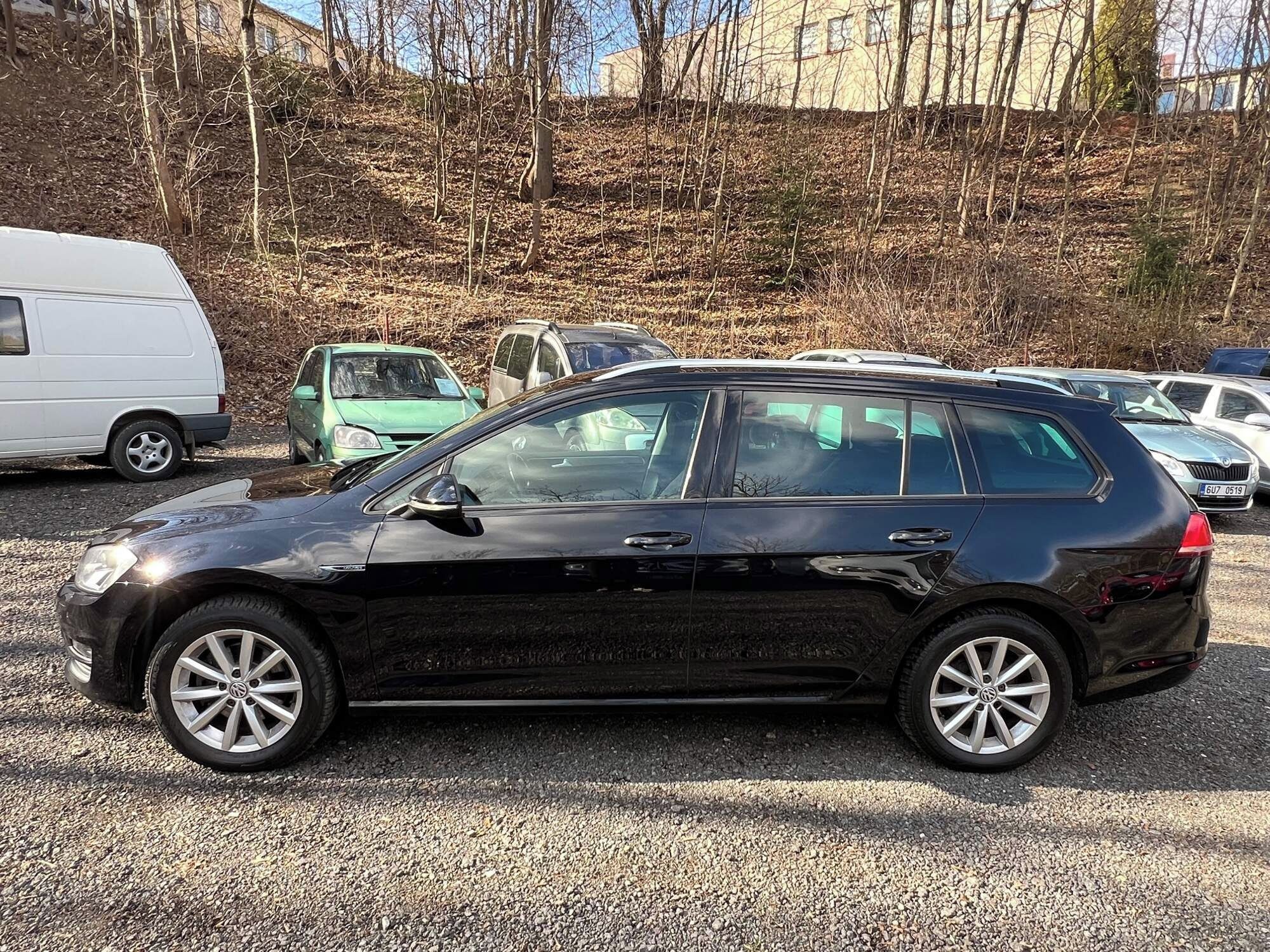 Volkswagen Golf, 1.6 TDI 81 kW Variant Lounge - fotka 3
