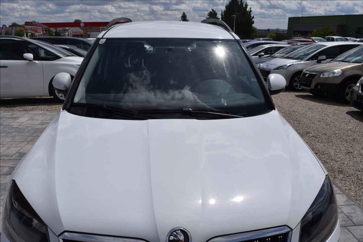 Škoda Yeti, 1,2 TSI 77KW NÍZKÉ KM NOVÁ STK - fotka 3
