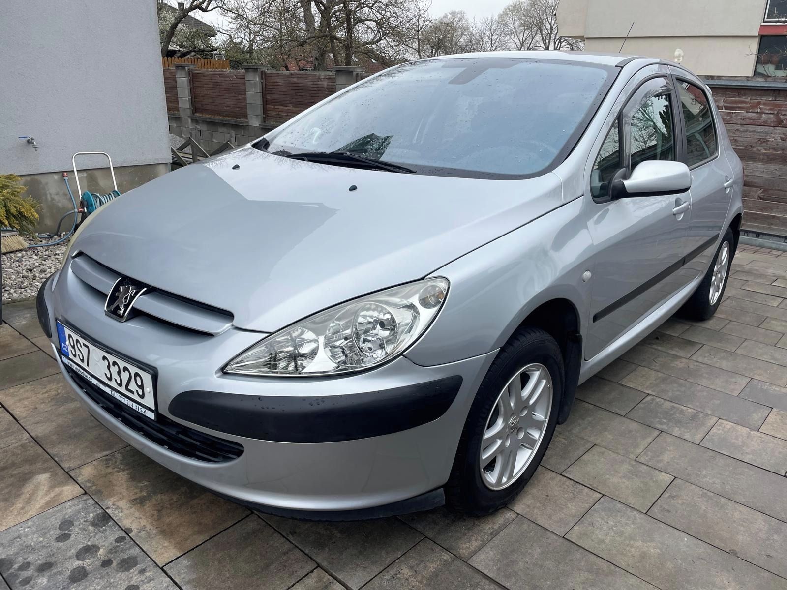 Peugeot 307, klimatizace, kůže, zachovalý - fotka 4