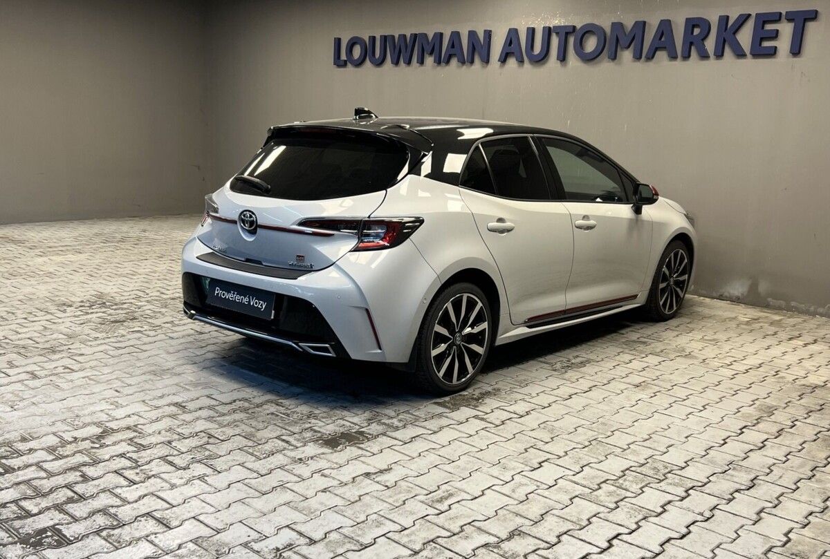 Toyota Corolla, 1,8 HYBRID AT GR SPORT - fotka 3