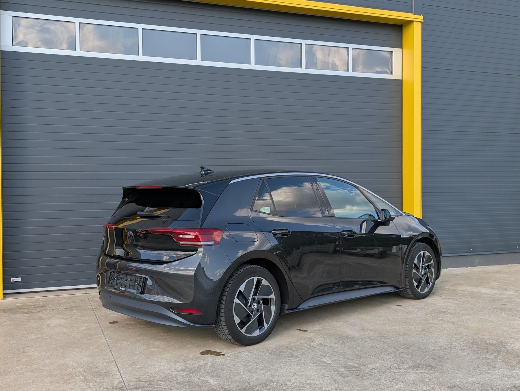 Volkswagen ID.3, 150 kW, IQ, ACC, SoH 93,2% - fotka 2