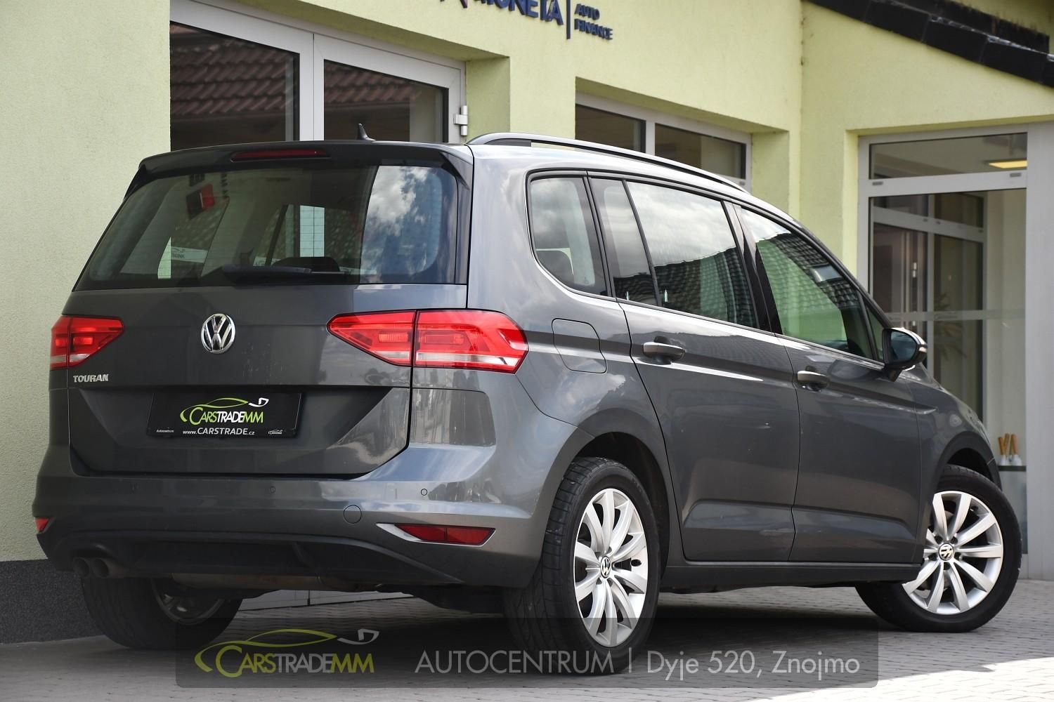 Volkswagen Touran, 2.0TDi DSG TAŽNÉ 2xKOLA - fotka 6