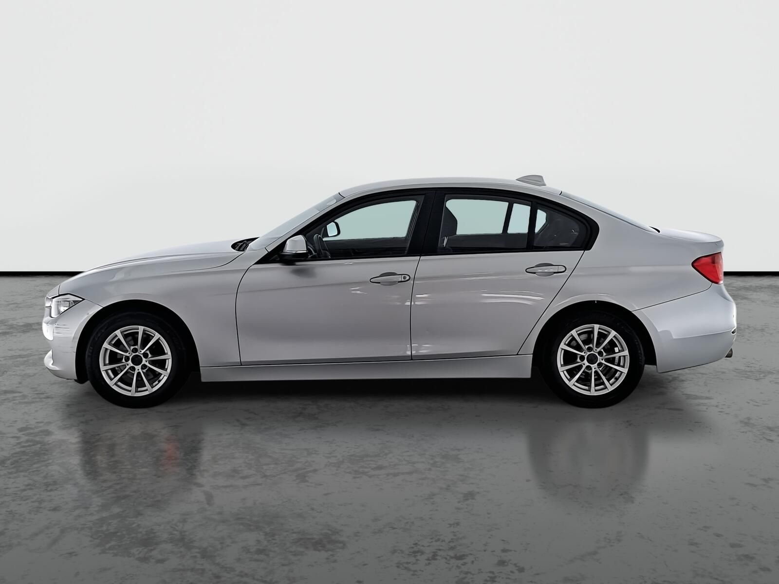BMW Řada 3, 316 d, Xenony - fotka 3