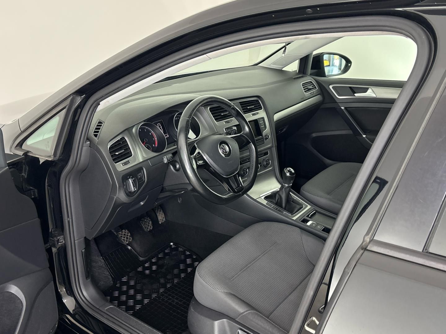 Volkswagen Golf, 1.2 TSI / 77 kW Comfortline - fotka 6