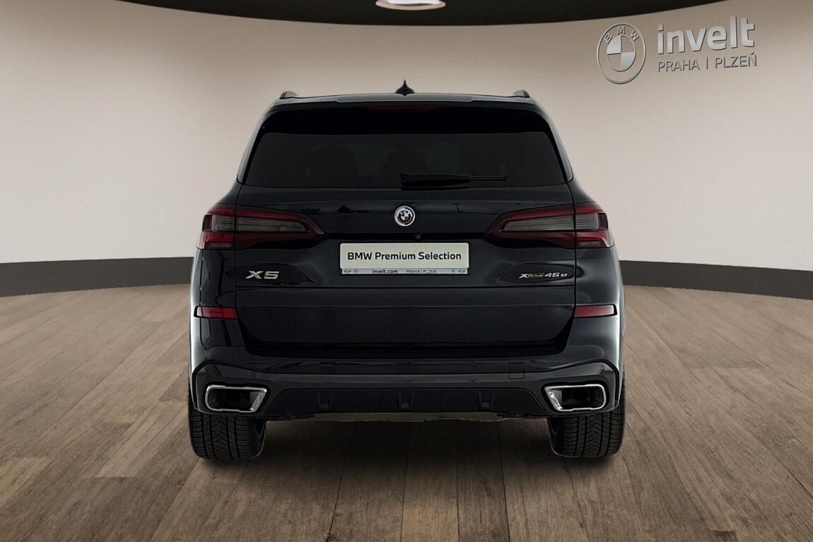 BMW X5, xDrive45e - fotka 4