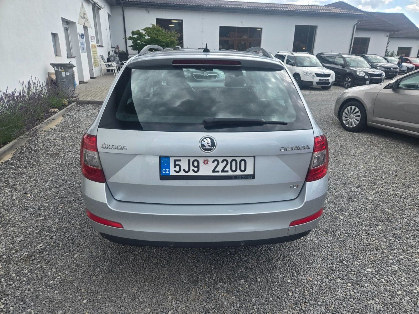 Škoda Octavia, 2.0 TDI Elegance - fotka 4