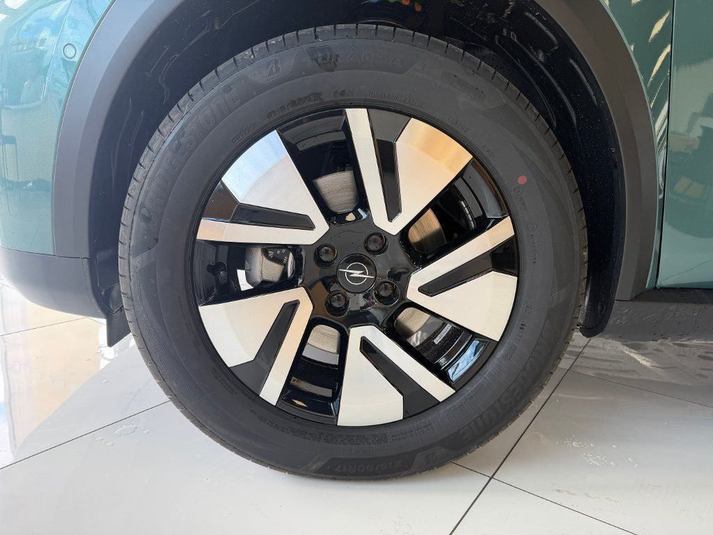 Opel Frontera, GS Hybrid 1.2T 145k AT6 - fotka 4
