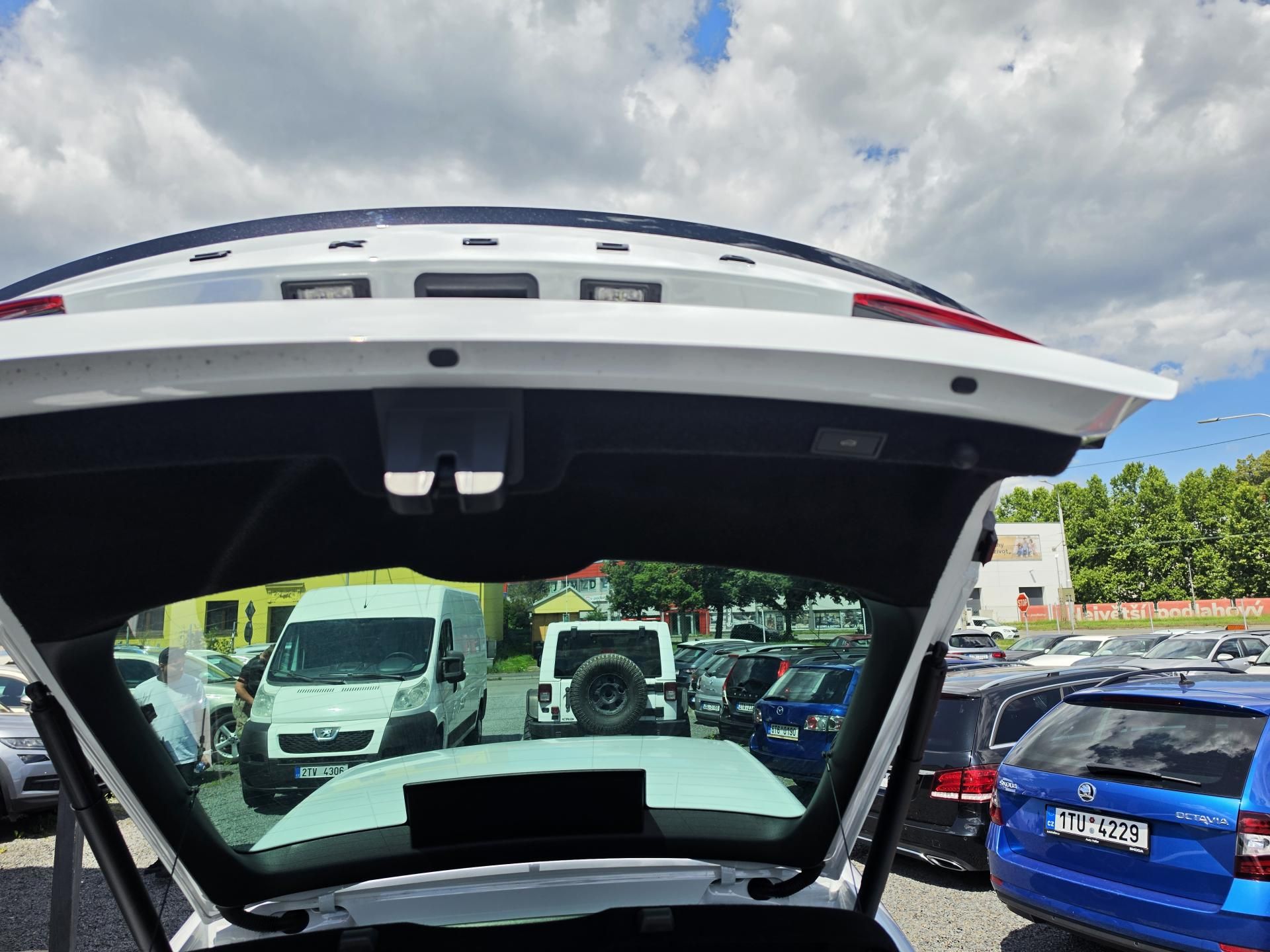 Škoda Octavia, 2.0 TDI RS DSG 5100km - fotka 6