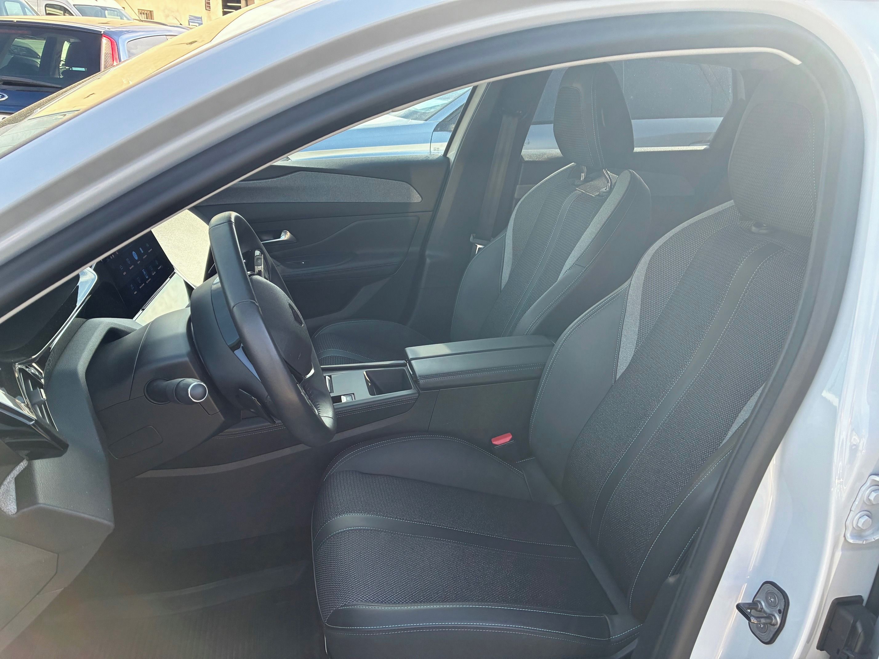 Peugeot 308, SW ALLURE Pack 1.2 PT 130 EAT - fotka 6