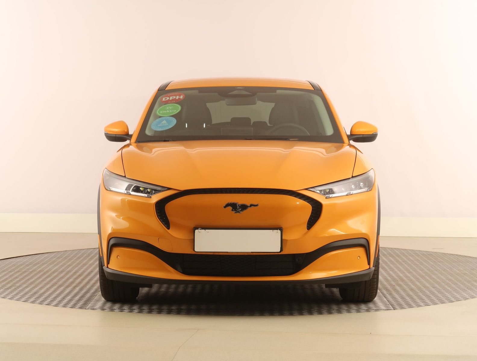 Ford Mustang Mach-E, Standard Range RWD, SoH 95% - fotka 2