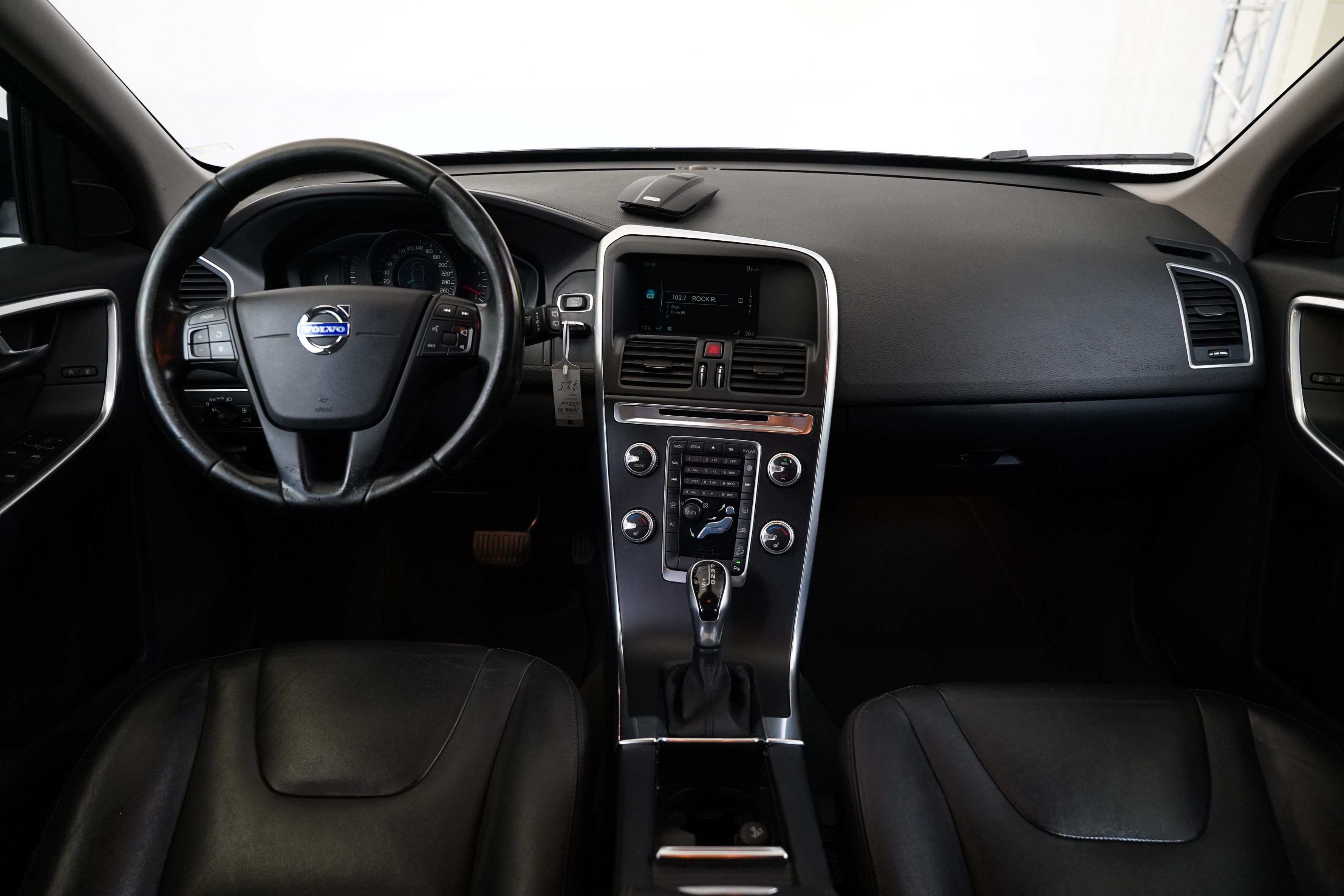 Volvo XC60, 2.4 D4 133 kW AWD Kinetic - fotka 5