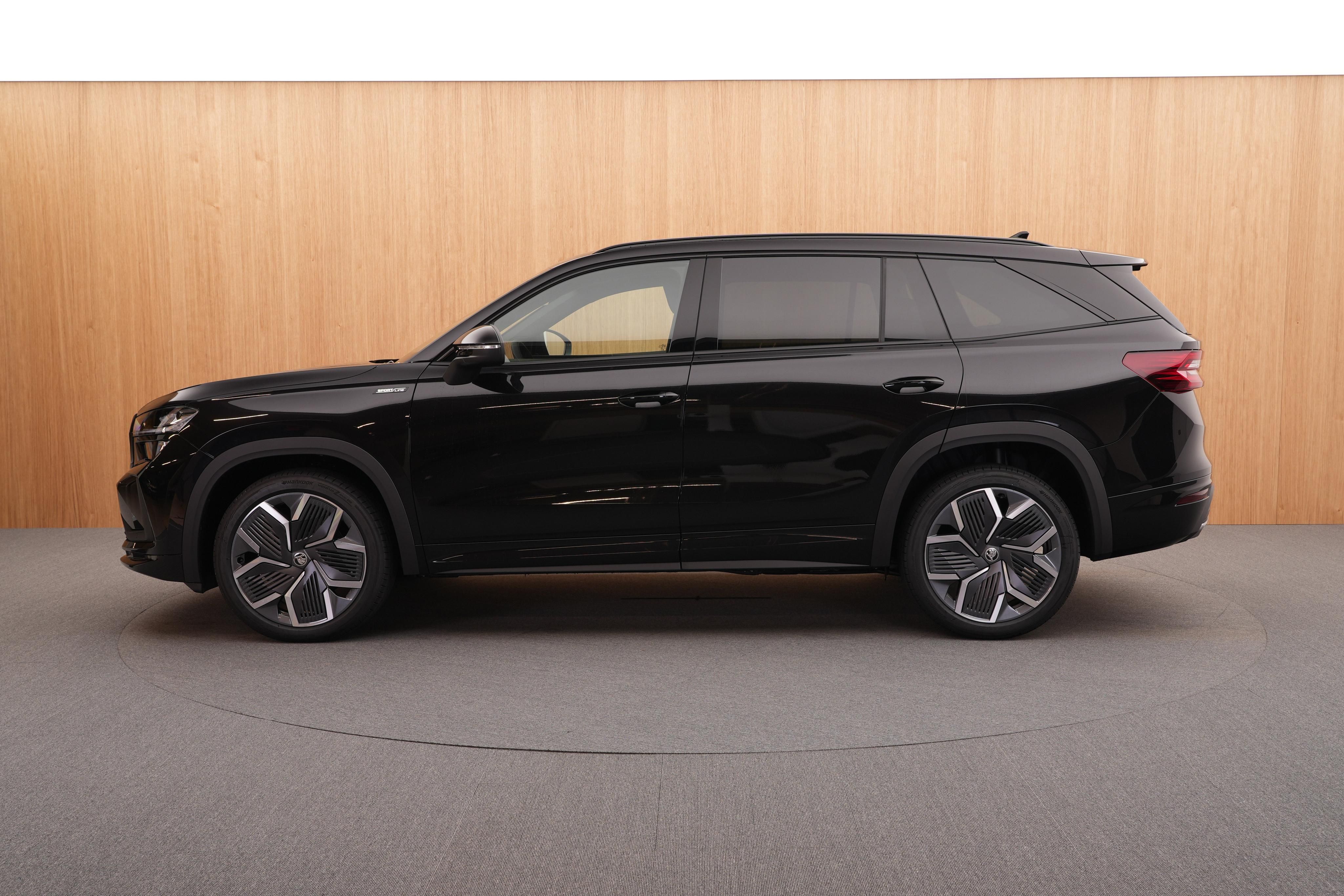 Škoda Kodiaq, Sportine 2.0 TDI 4x4 DSG - fotka 2