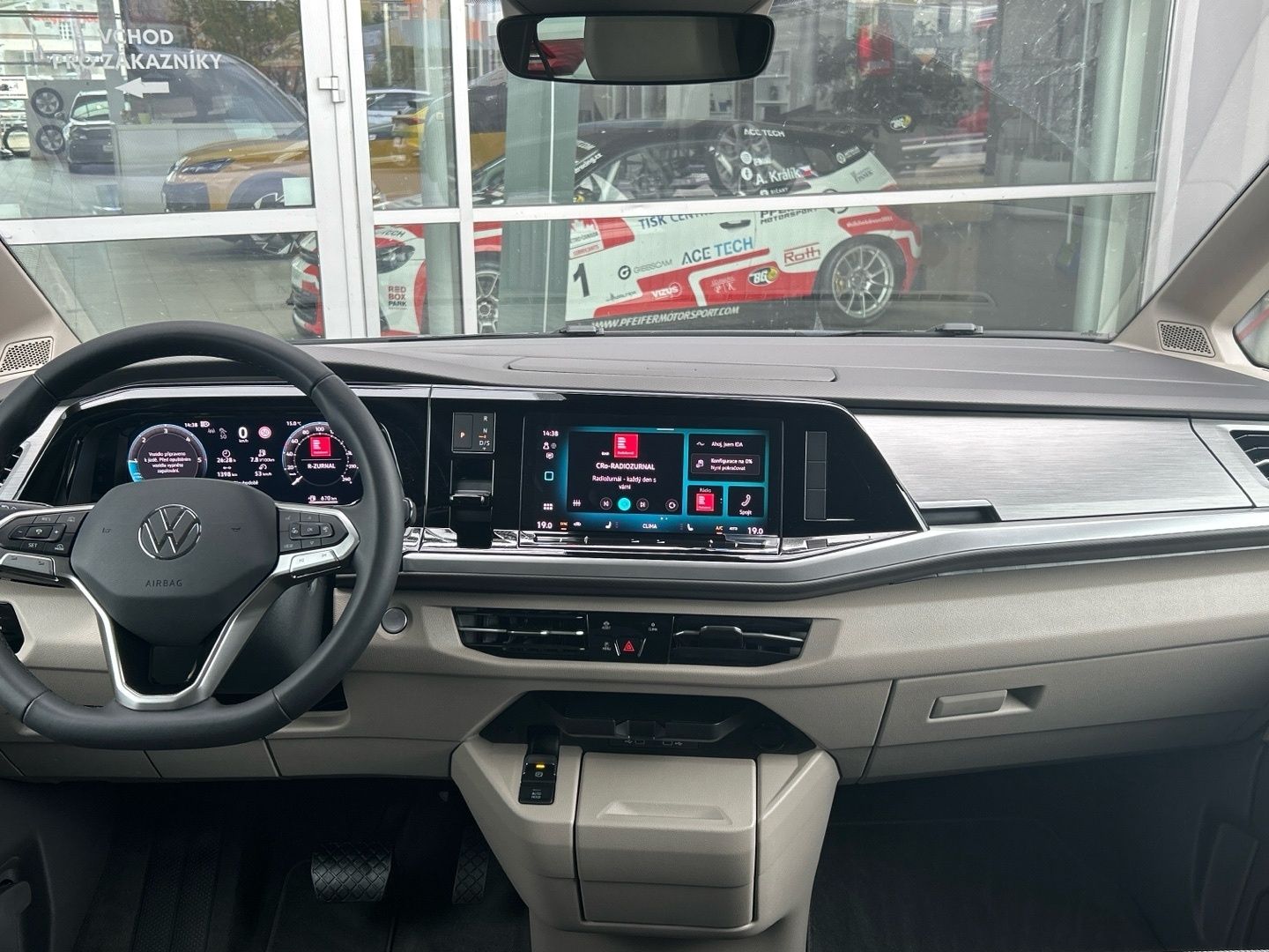 Volkswagen Multivan, 2,0 TDI 7DSG Life DR - fotka 5