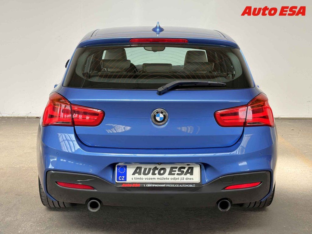 BMW Řada 1, 3.0 - fotka 5