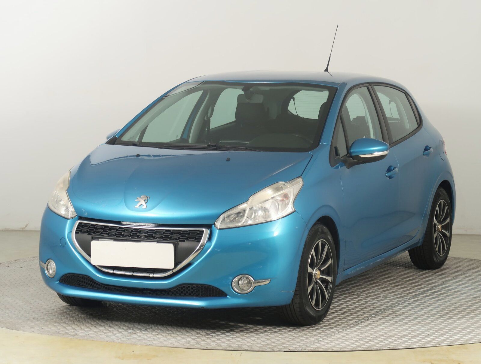 Peugeot 208, 1.4 HDI, po STK, CZ doklady - fotka 2