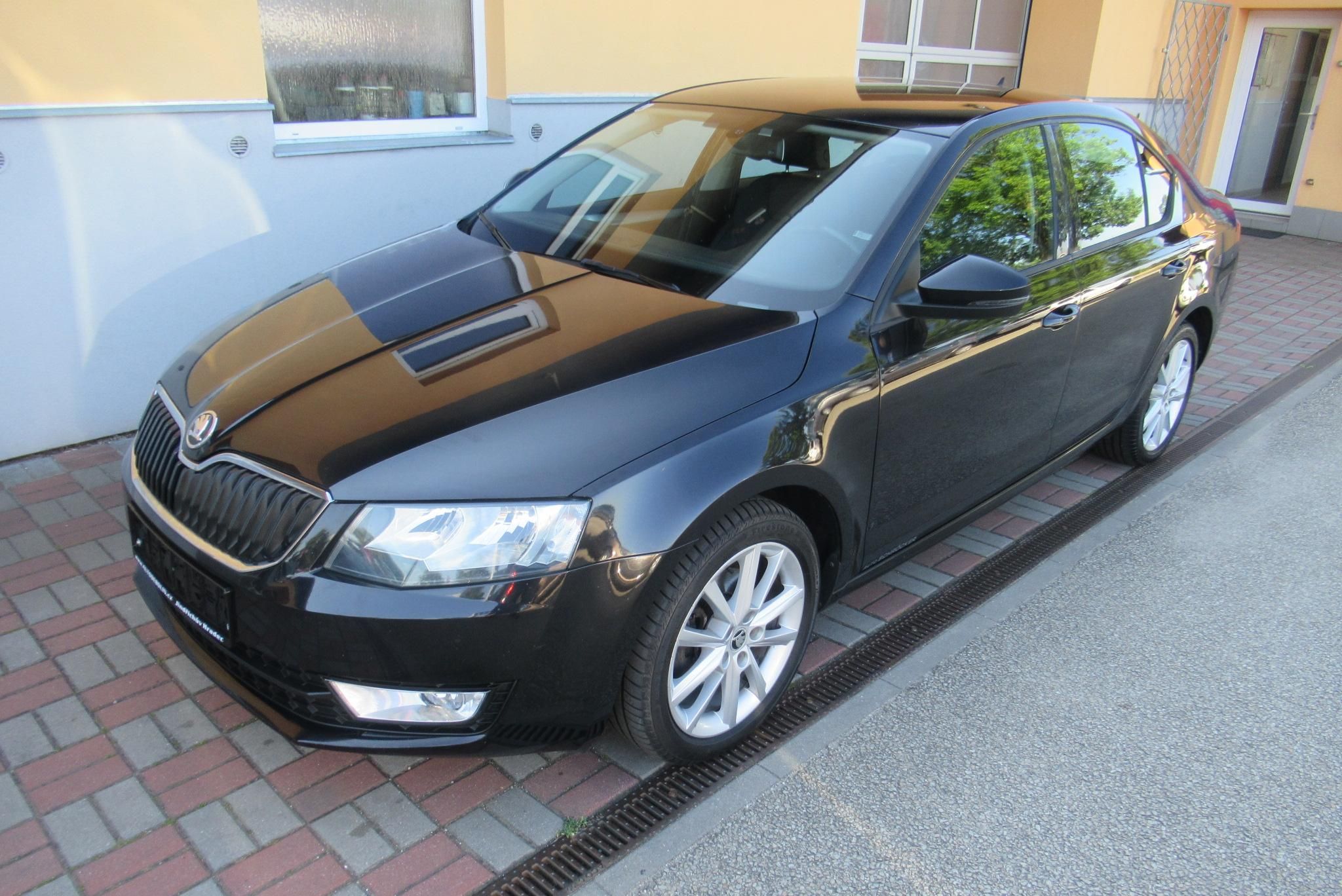 Škoda Octavia, 2.0 TDi DSG  AUT. KLIMA NAVI - fotka 5