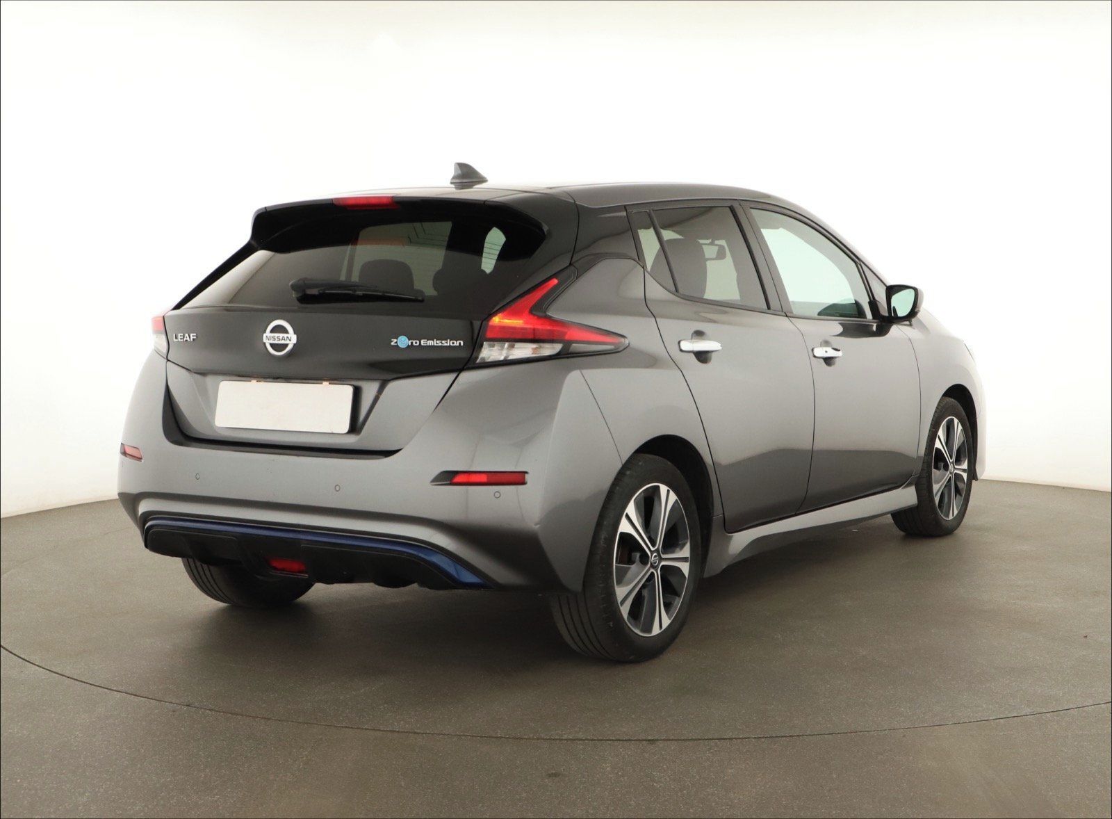 Nissan LEAF, 40 kWh, SoH 91%, Automat - fotka 5
