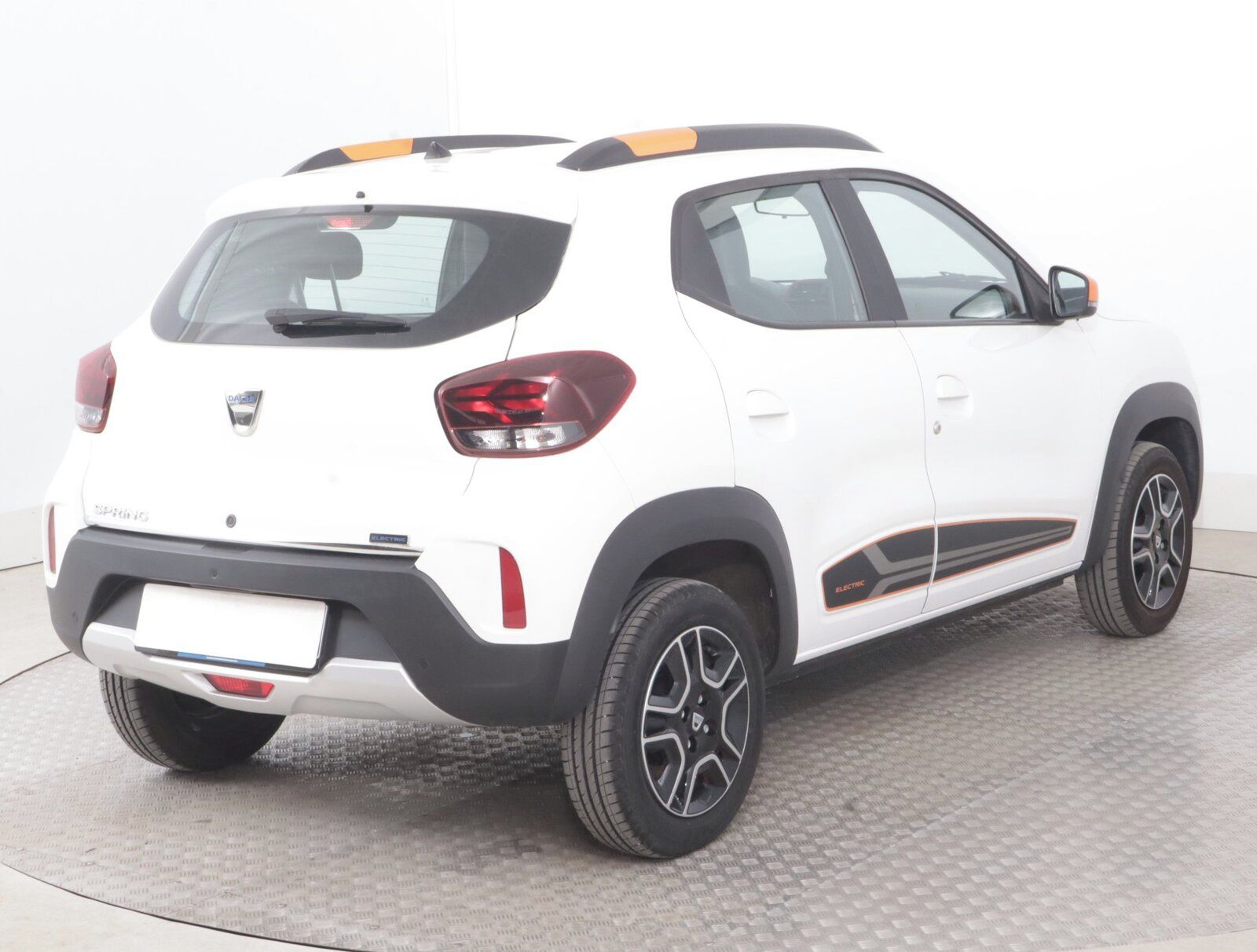 Dacia Spring, Electric 45 (27 kWh), SoH 91% - fotka 5