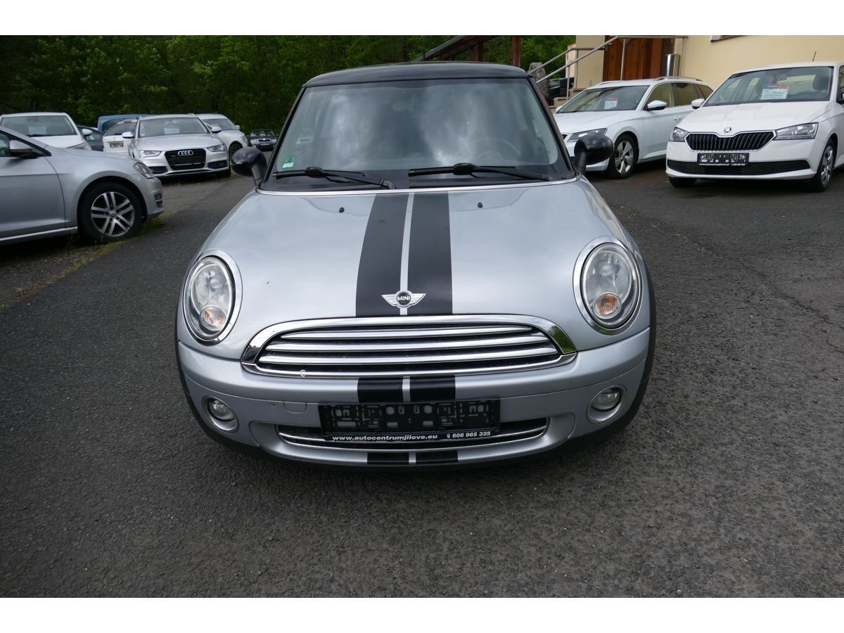 Mini Cooper, 1,6 88KW - fotka 3