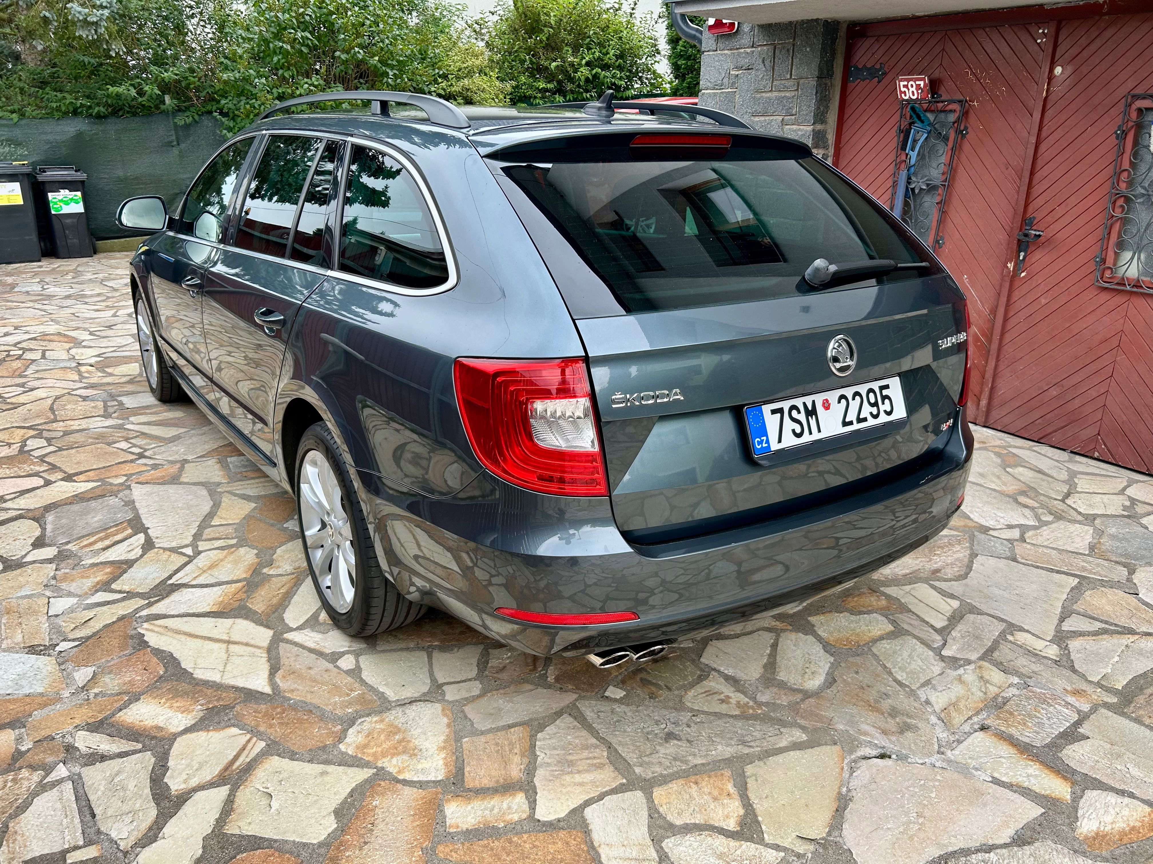 Škoda Superb, 2.0TDI 125KW DSG 4x4 EXCLUSIVE - fotka 6