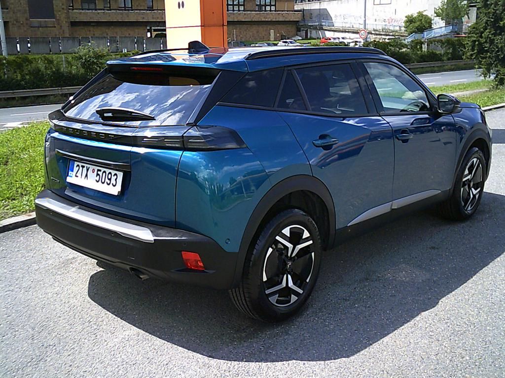Peugeot 2008, 1.2 PT 100k ALLURE v ZÁRUCE - fotka 6