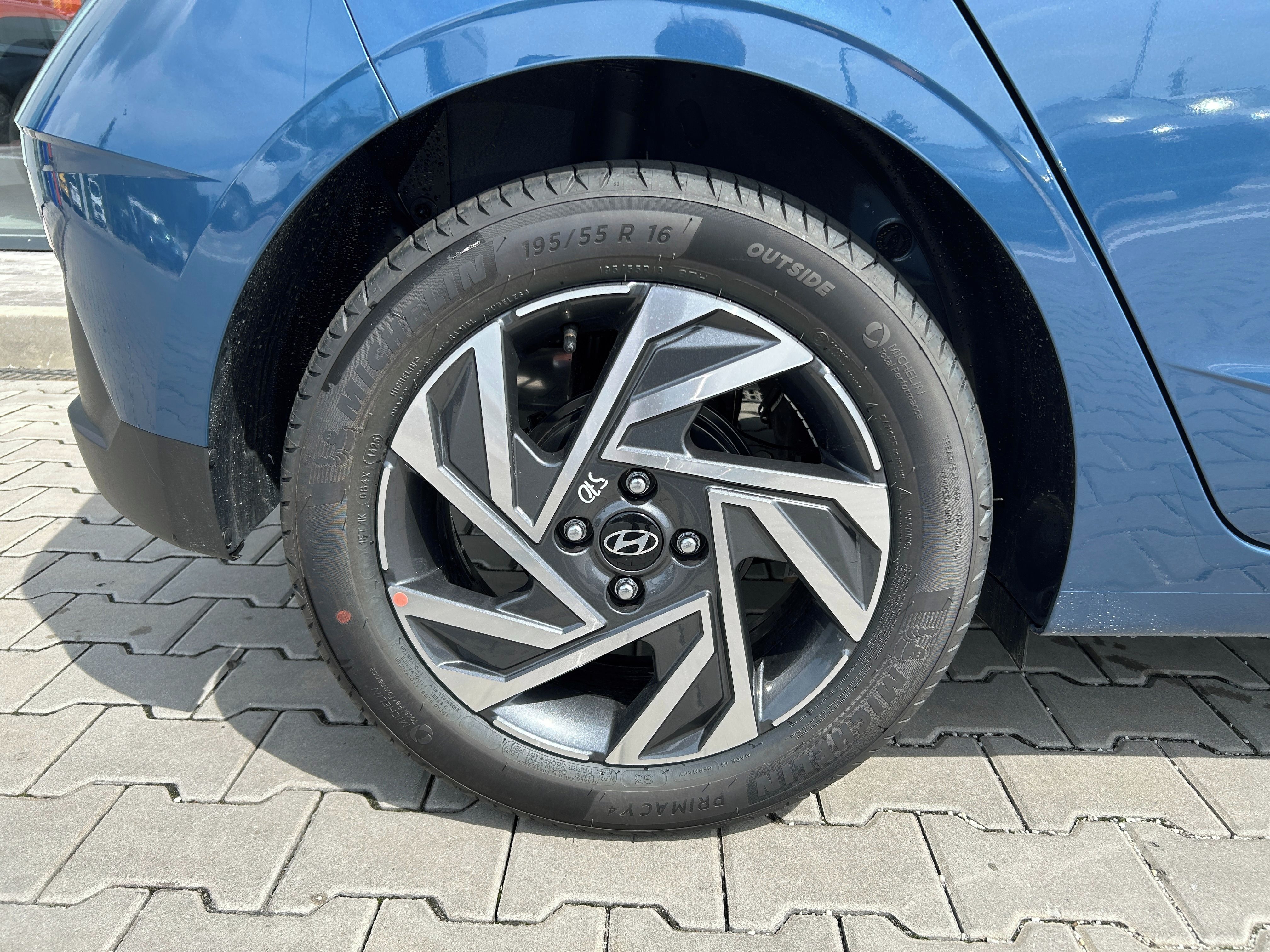 Hyundai i20, 26 1,0 T-GDI DCT GO! WINTER - fotka 4