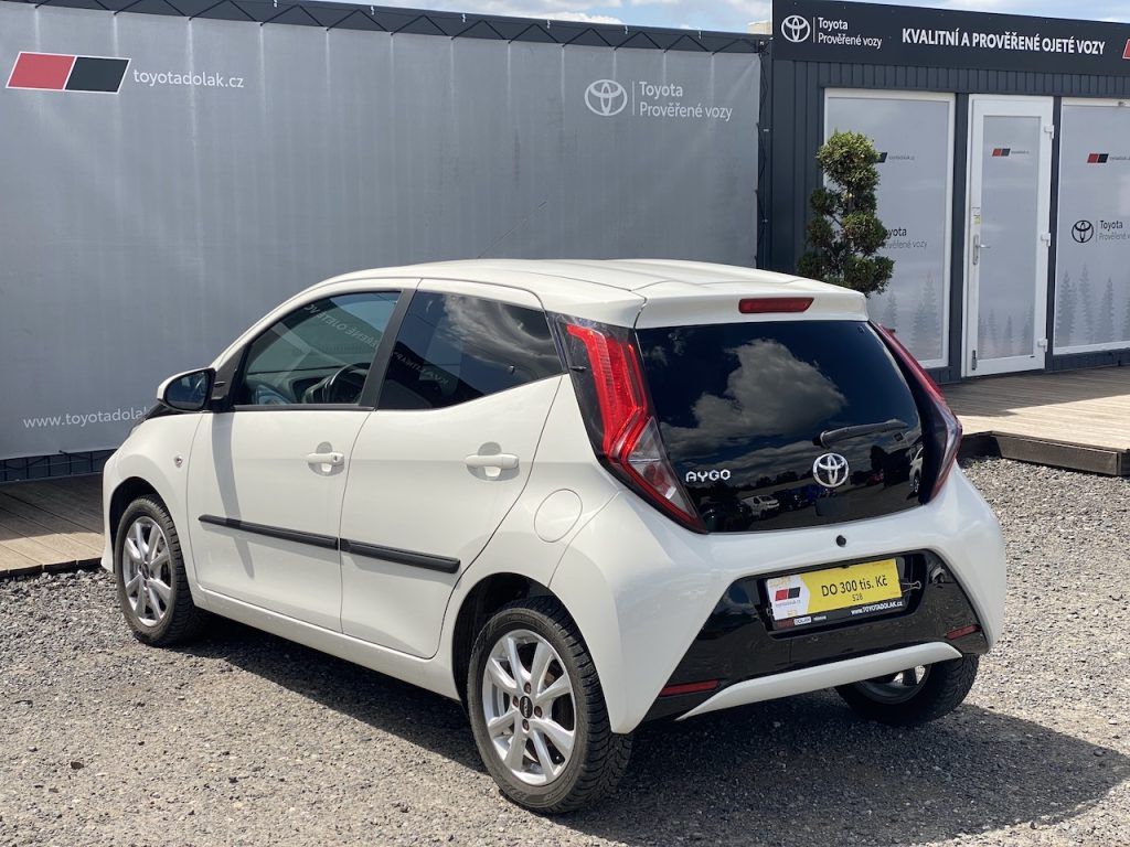 Toyota Aygo, 1.0i, ČR, X-play Style, záruka - fotka 5