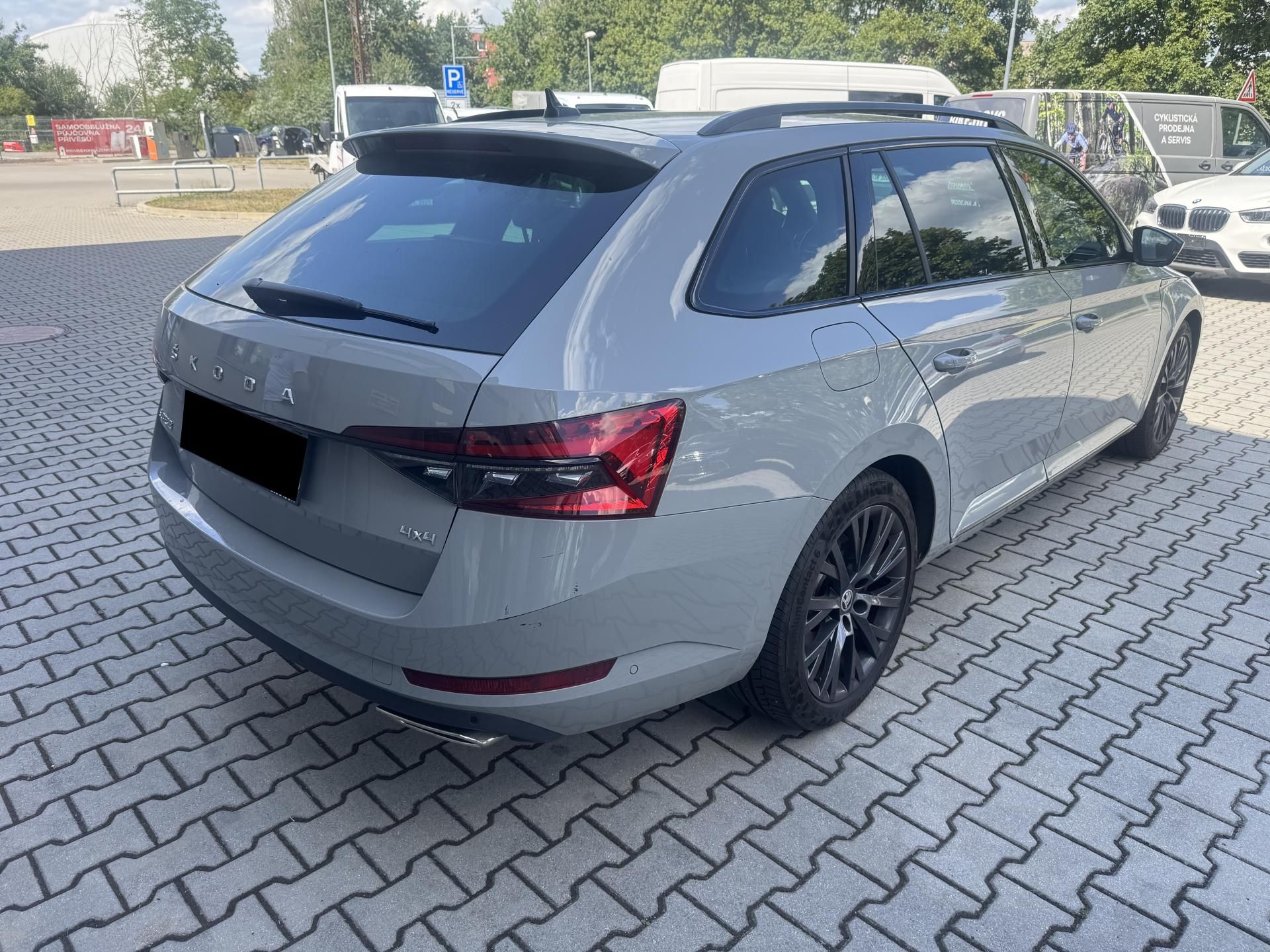 Škoda Superb, 2,0TSi DSG 4x4 SPORTLINE - fotka 6