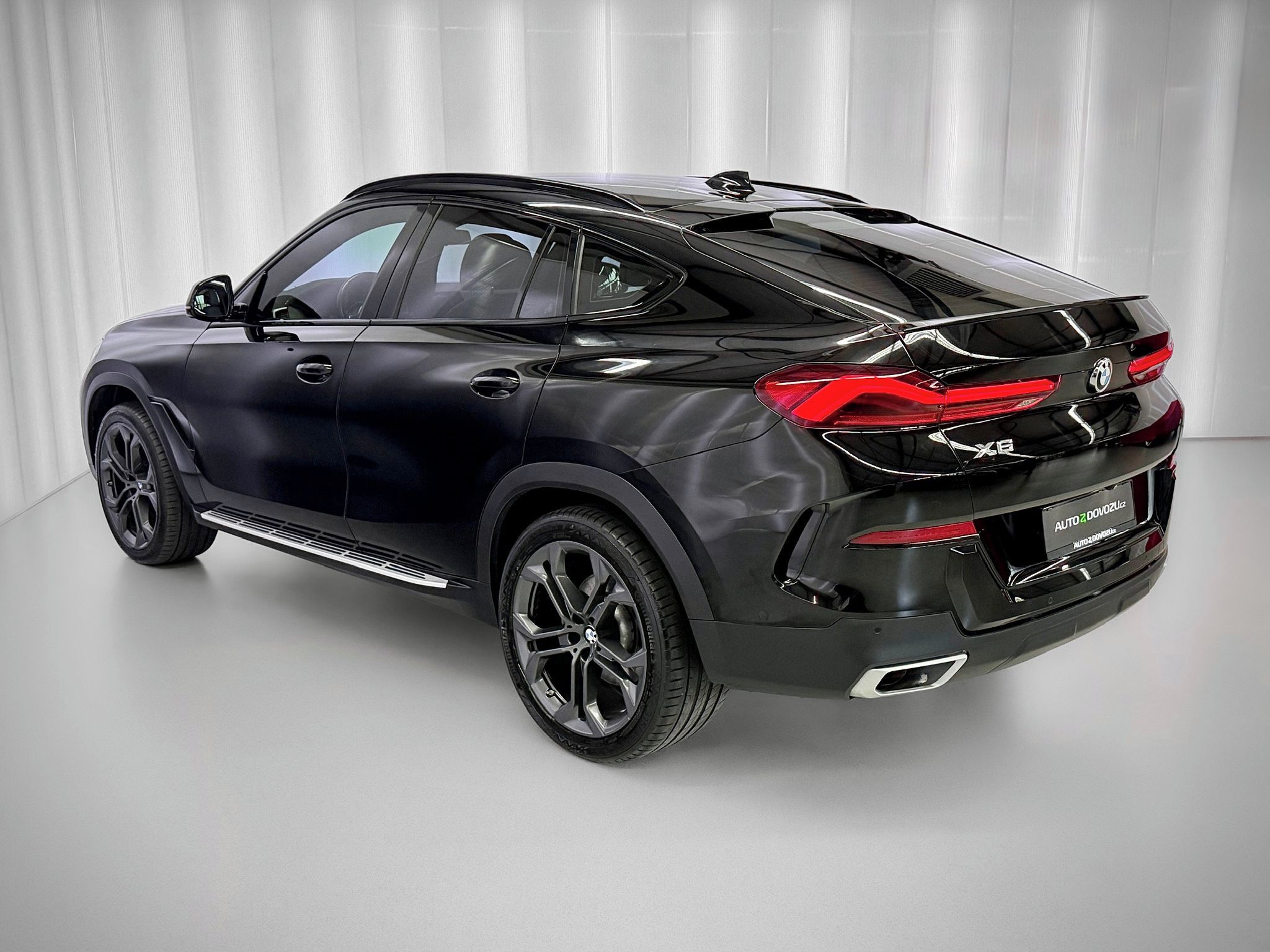 BMW X6, 30d xDrive INDIVIDUAL, LED, HU - fotka 5