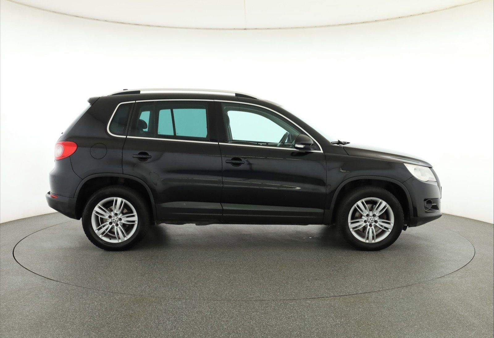 Volkswagen Tiguan, 2.0 TDI, 4X4, Automat - fotka 6