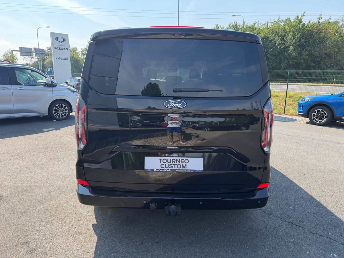 Ford Tourneo Custom, Ford Tourneo Custom Titanium X - fotka 4
