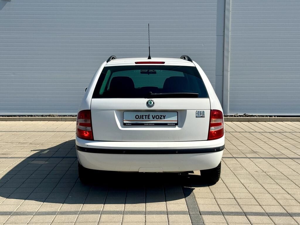 Škoda Fabia, 1.4 MPI 59 kW - fotka 6
