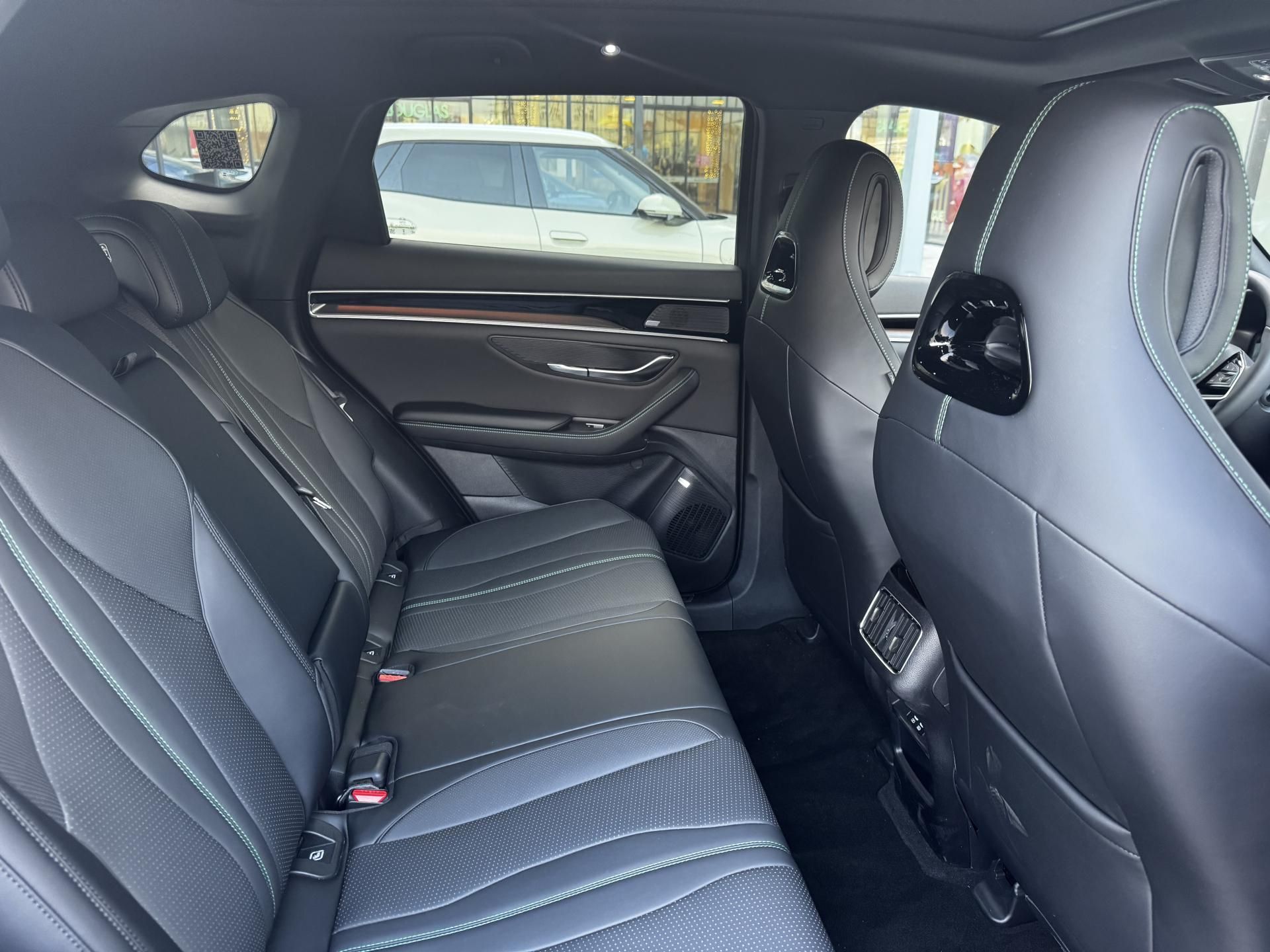 BYD Seal U, DM-i Design AWD demo - fotka 6