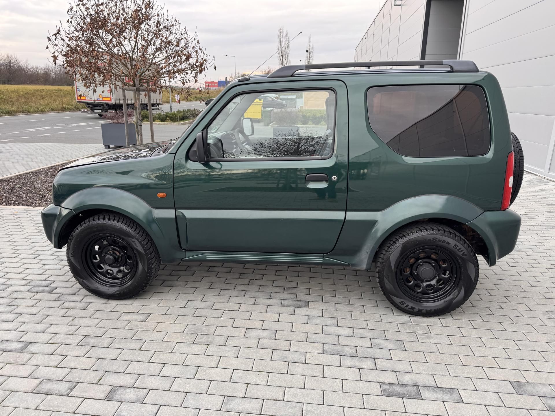 Suzuki Jimny, 1.3 BENZÍN 4X4 Cross-Country! - fotka 5