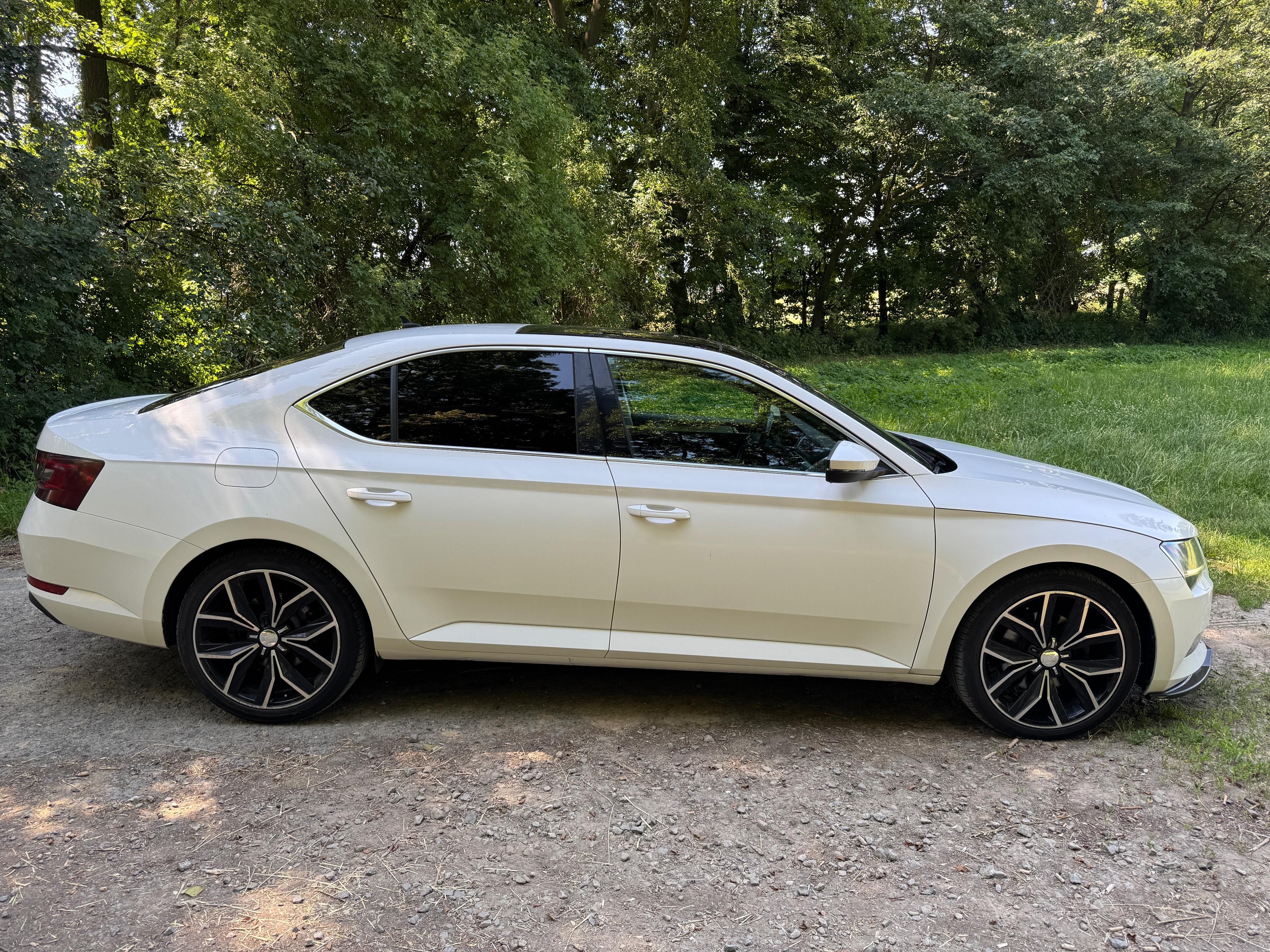 Škoda Superb, 2.0TDI 140kw, CANTON, Panorama - fotka 4
