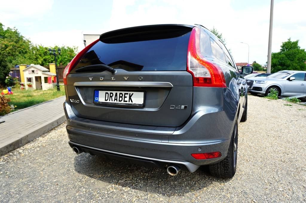Volvo XC60, R-DESING 2,4 D4 140 kW - fotka 4