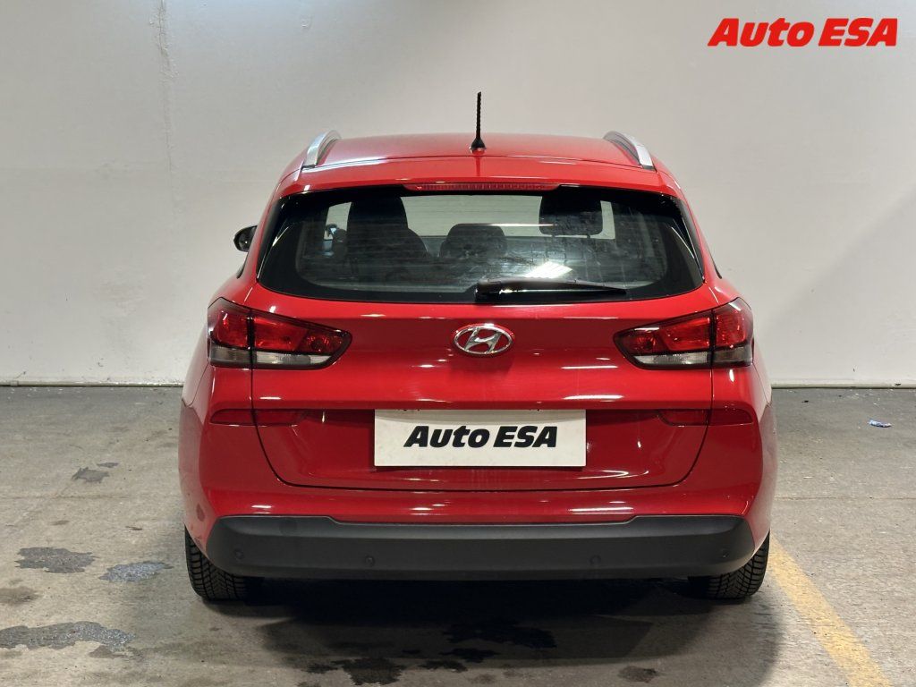 Hyundai i30, 1.6 CRDi,2.maj,servis.kniha - fotka 5
