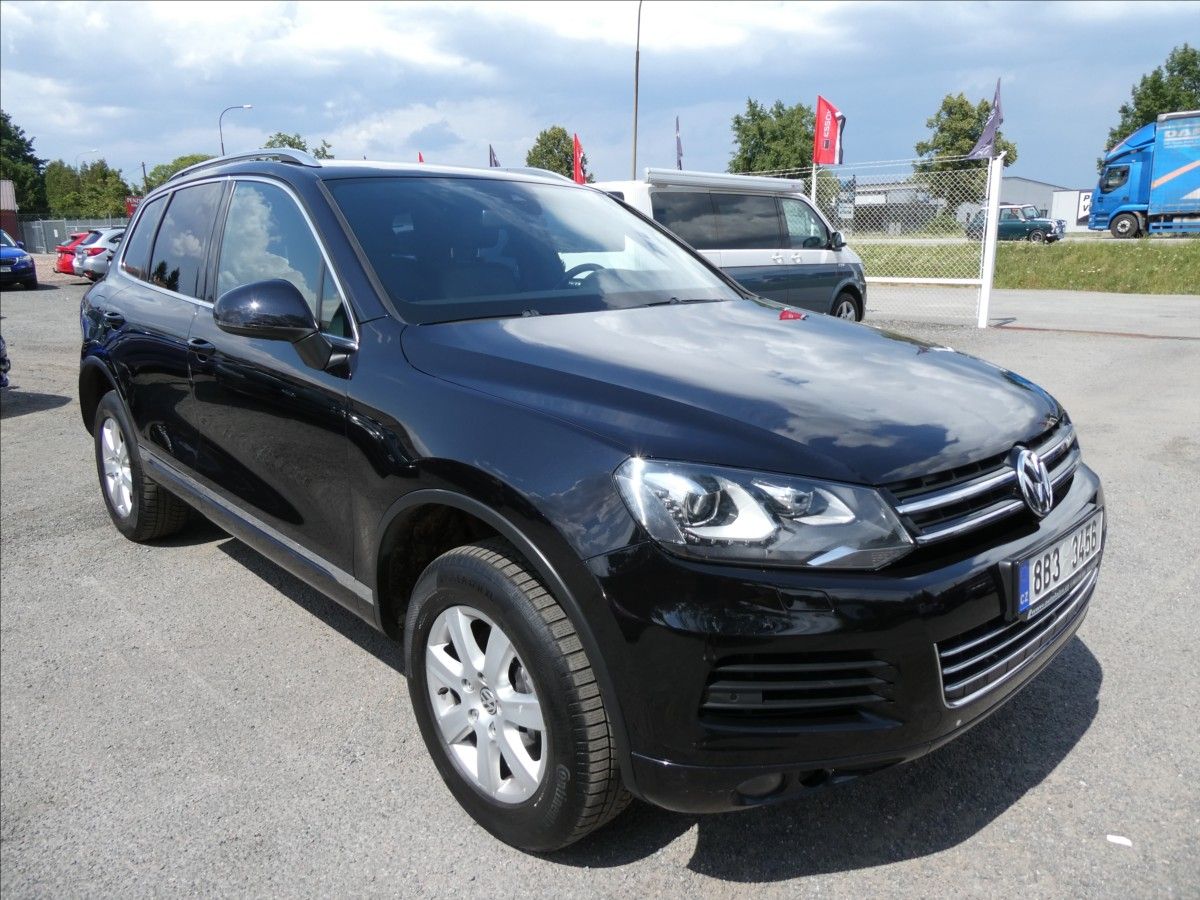 Volkswagen Touareg, 3,0 TDi V6 180kW, webasto, DPH