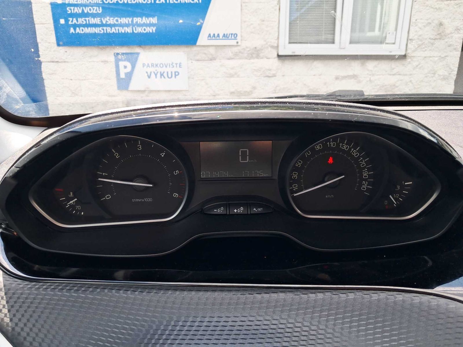 Peugeot 208, 1.6 BlueHDi, Klima, Tempomat - fotka 3