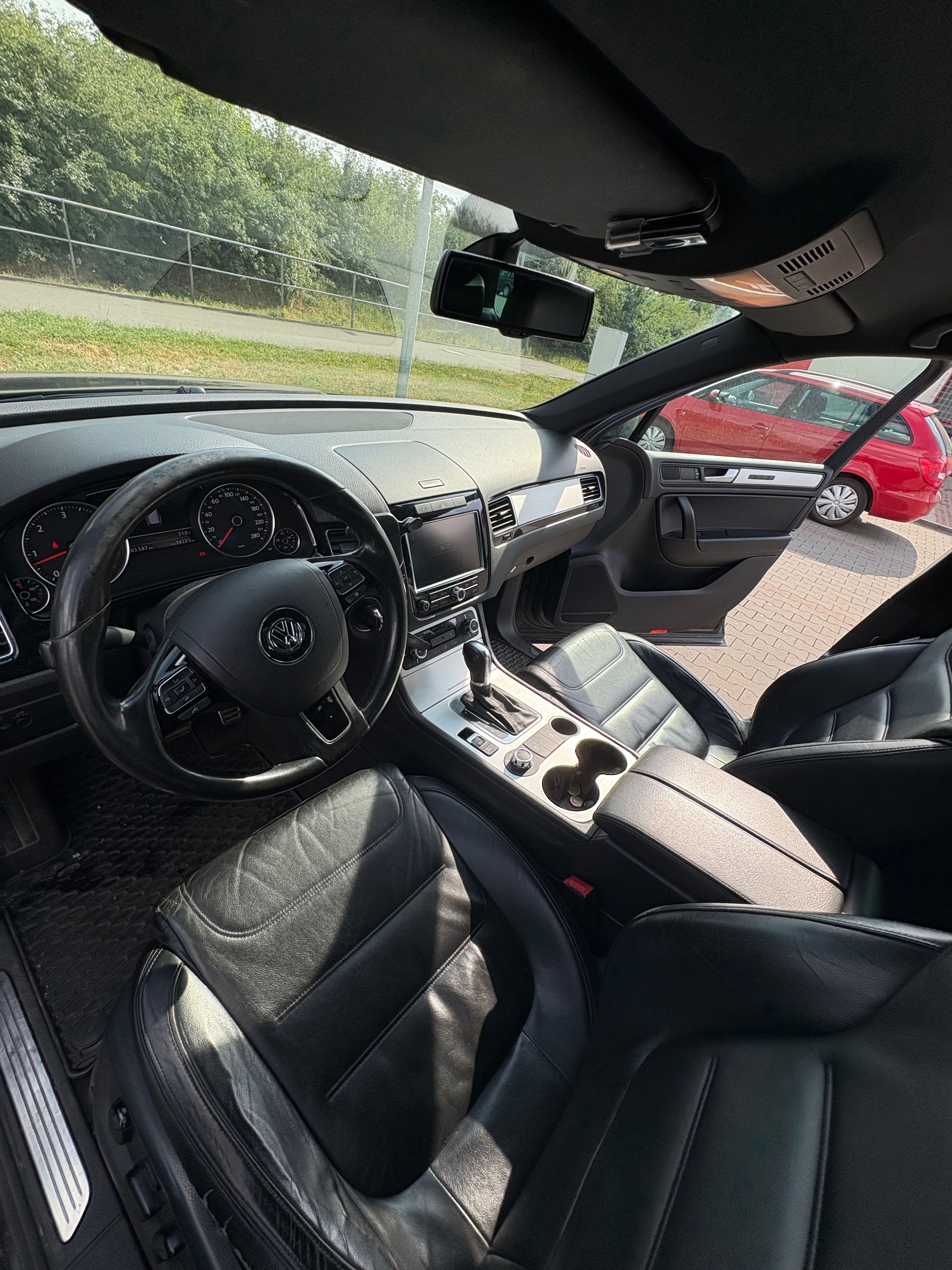 Volkswagen Touareg, 3.0 TDI V6,176KW, na pružinách - fotka 4
